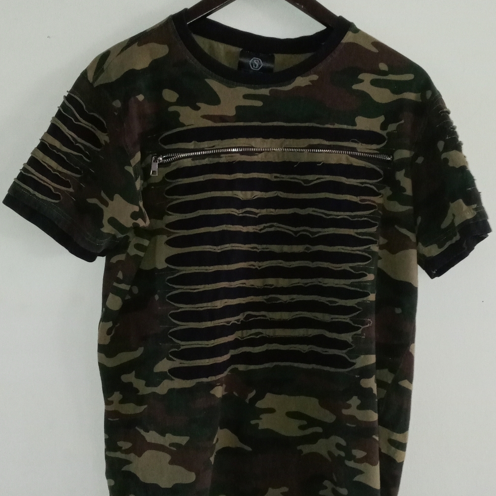 Switch Remarkable Men's Camo Top